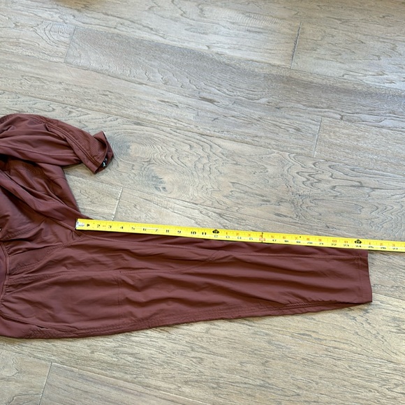 EUC Lululemon Dance Studio Crop *25" Red Dust Size 2 - Picture 9 of 13